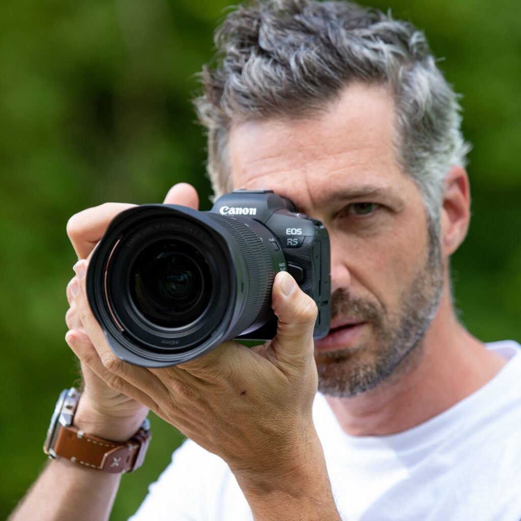Appareil photo hybride Canon EOS R5 + objectif RF 24-105 mm F4L IS USM 4147C016AA